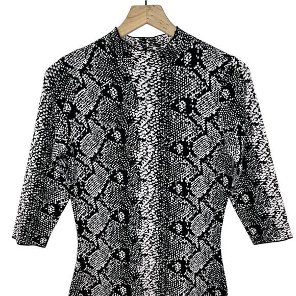 Nanette Lepore Women’s Snakeskin Knit Sweater Dress Size Medium EUC Stretch - Picture 3 of 6
